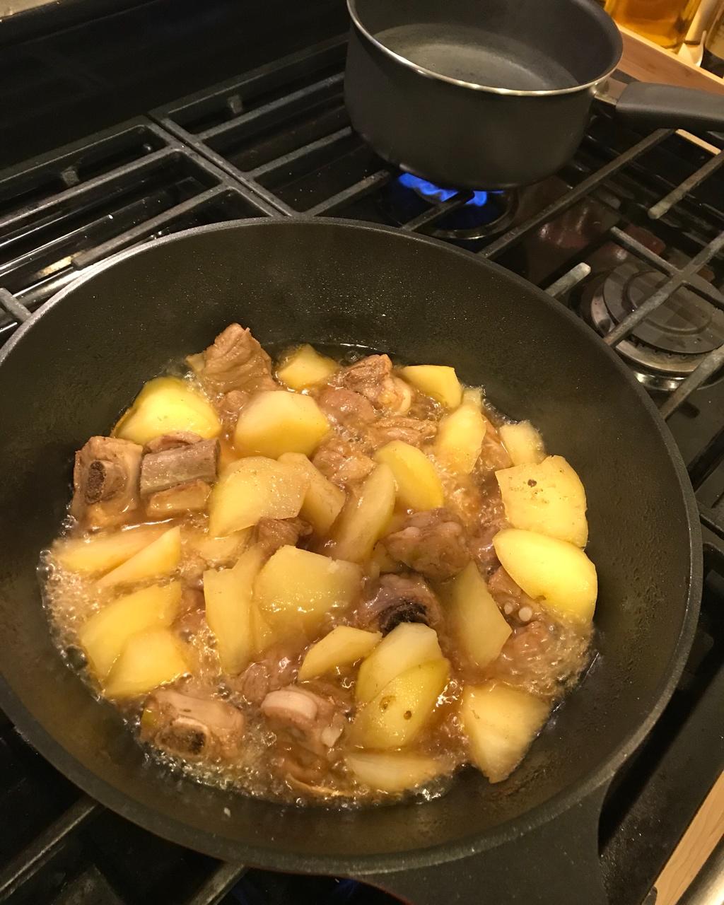 红烧排骨土豆