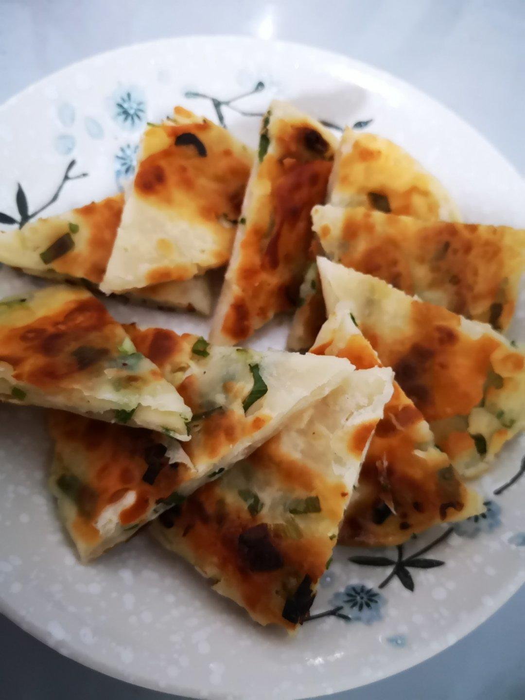 酥脆版葱油饼 看向往的生活也想吃葱油饼配香肠