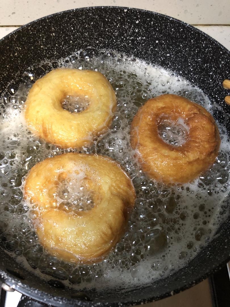 🍩超快手一小时低糖无需烤箱的甜甜圈（详细视频）