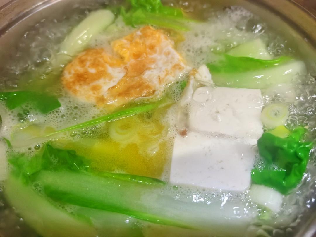 冬天做一锅热乎乎的白菜豆腐汤，食材简单‼️