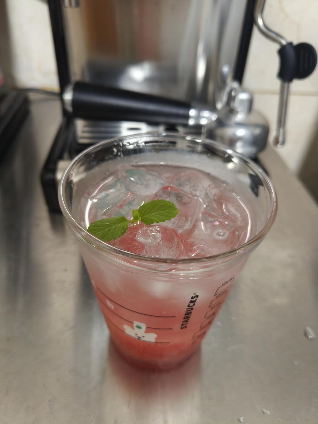 这个西瓜椰子水，好喝我已经说腻了