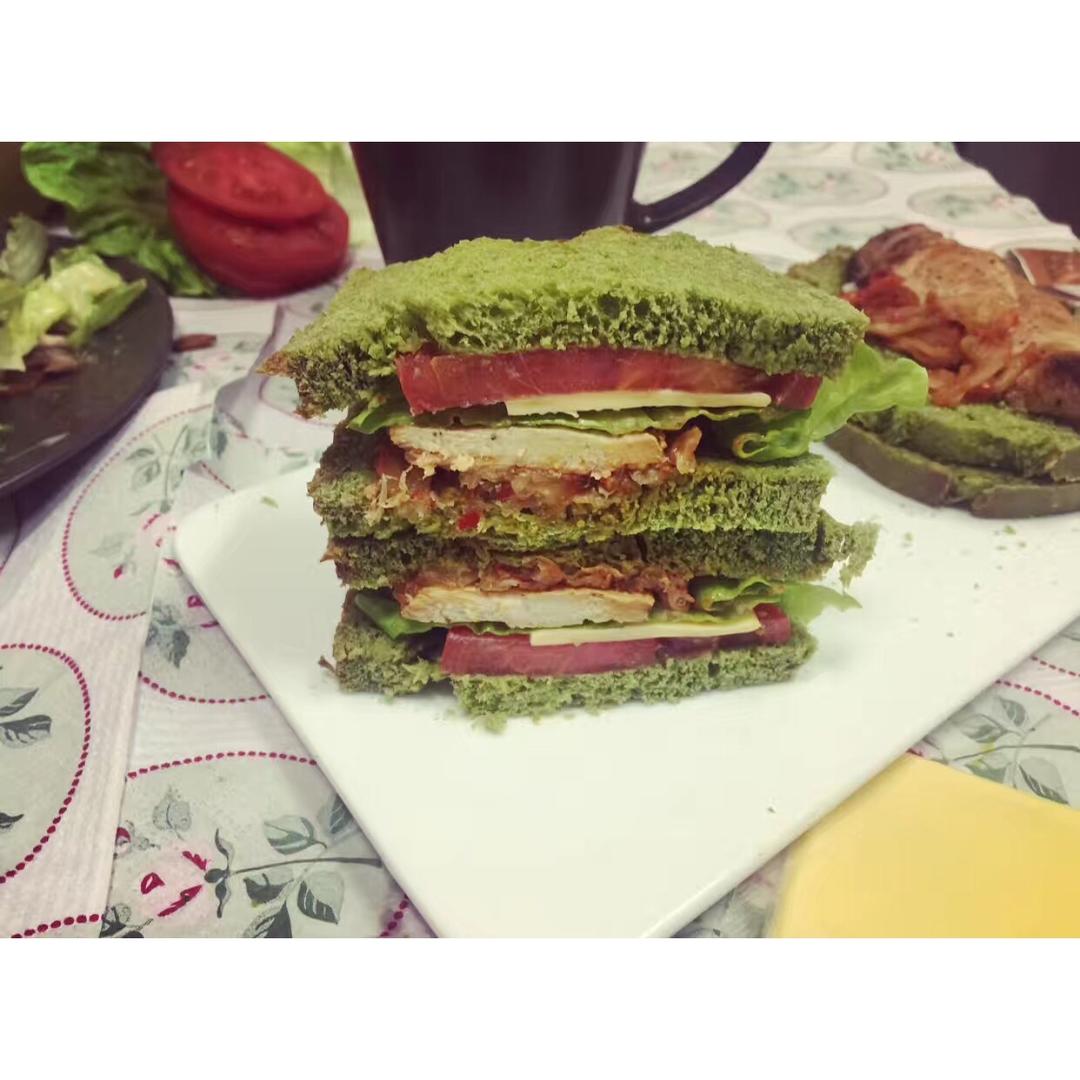 鸡胸肉三明治