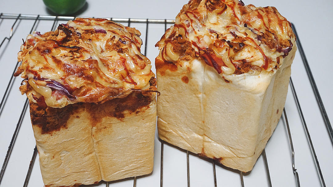 🥓洋葱培根芝士｜咸口小吐司｜大口吃肉｜超多芝士｜超满足