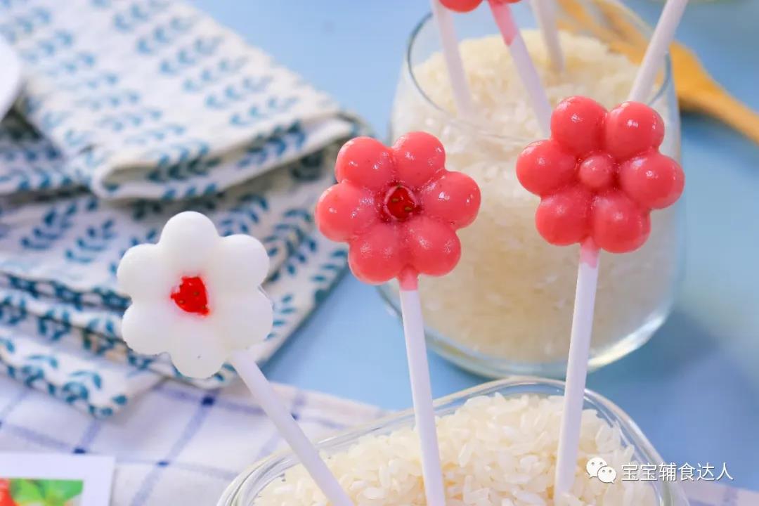 草莓酸奶棒棒糖 宝宝辅食食谱的做法
