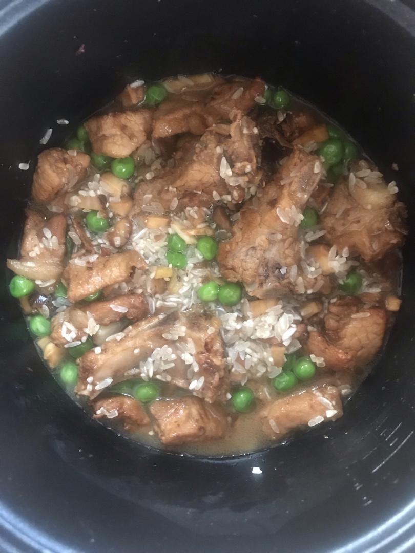 喷香排骨焖饭（爆好吃）