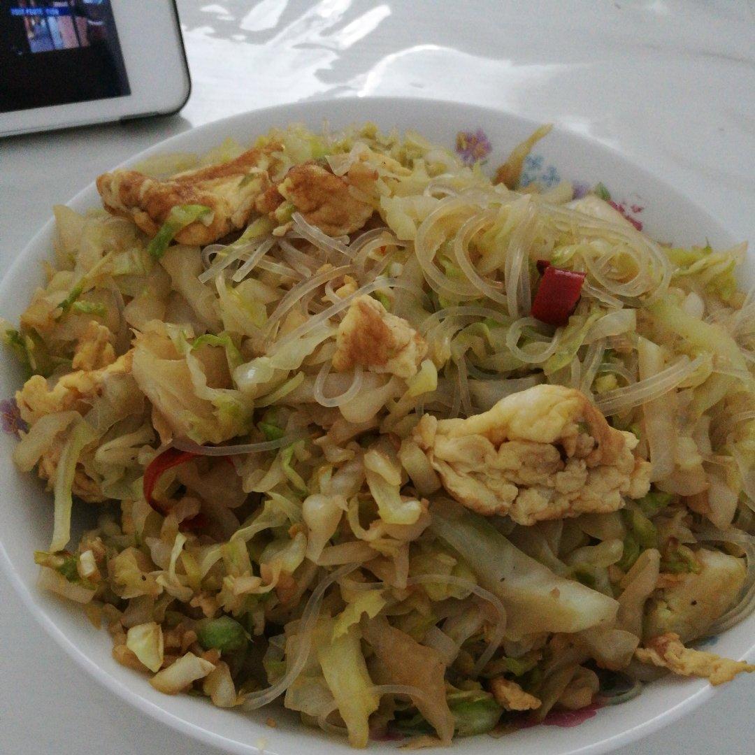 鸡蛋粉丝圆白菜