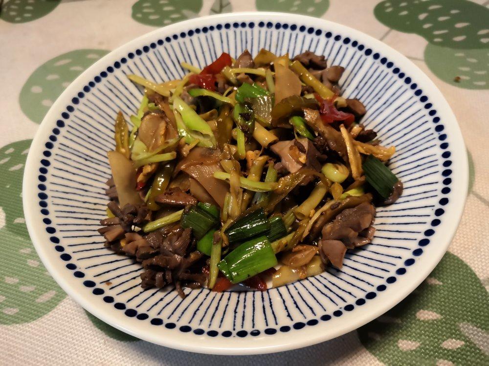 玩泥巴的猪猪做的腊鸭腊鸭腿腊鸭焖土豆