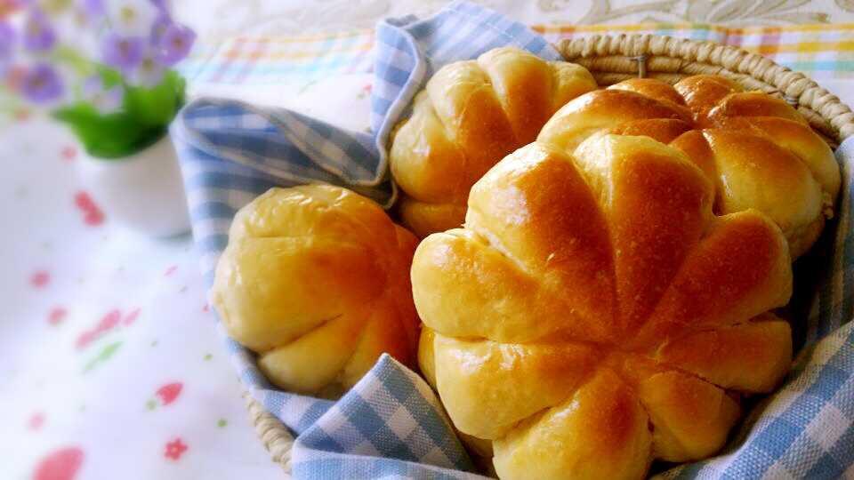 超松软的南瓜花式面包－做早餐特好吃的做法
