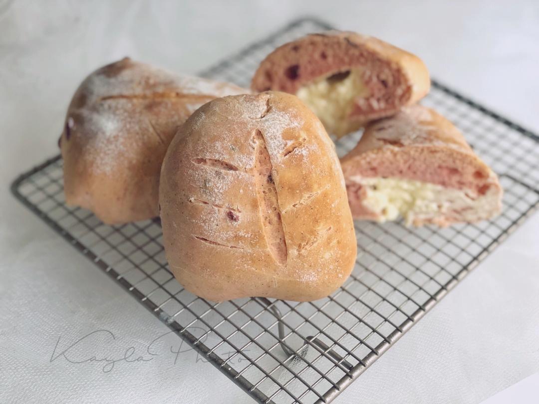 火龙果蔓越莓坚果奶酪欧包