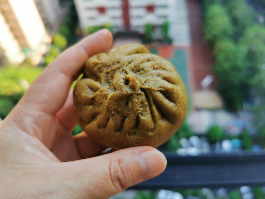 荞面香菇肉包