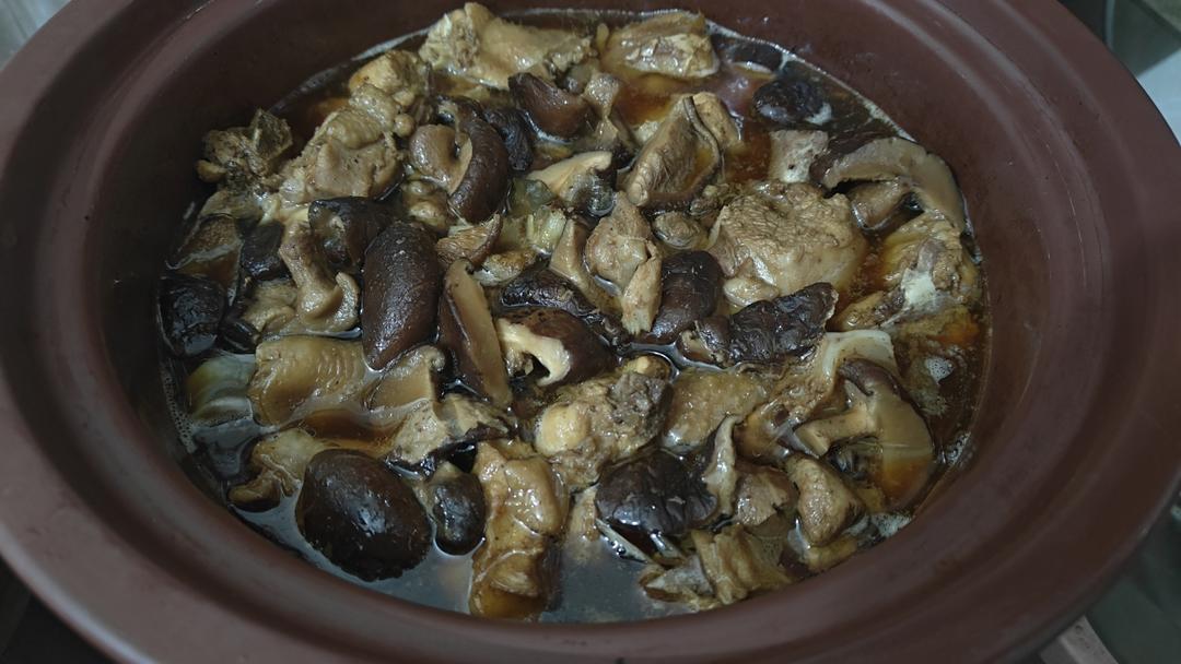 香菇鸡煲