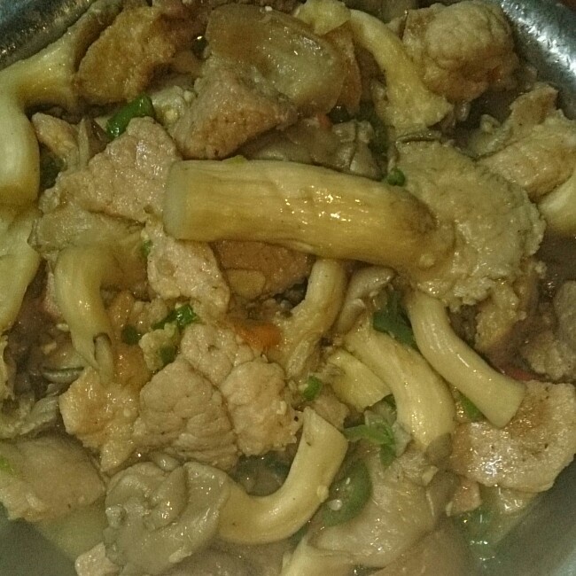 瘦肉炒平菇