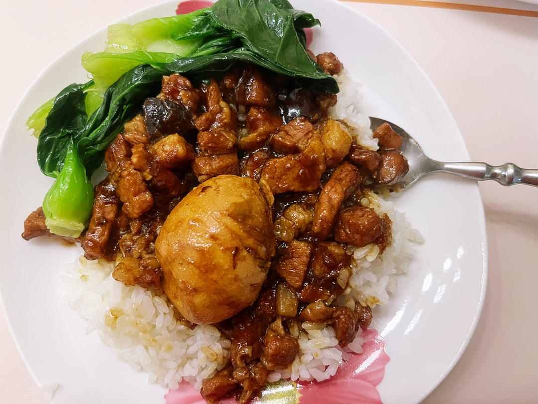 洋葱酥卤肉饭