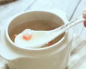 冰糖银耳莲子百合红枣枸杞汤的做法 步骤8