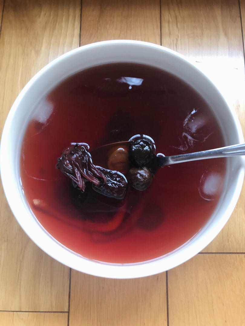 古法熬制酸梅汤（此方几乎无中药味孩子非常喜欢喝）