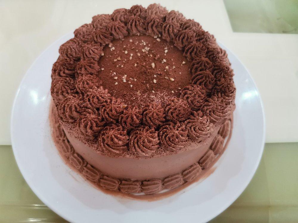 不容错过的巧克力奶油裸蛋糕。