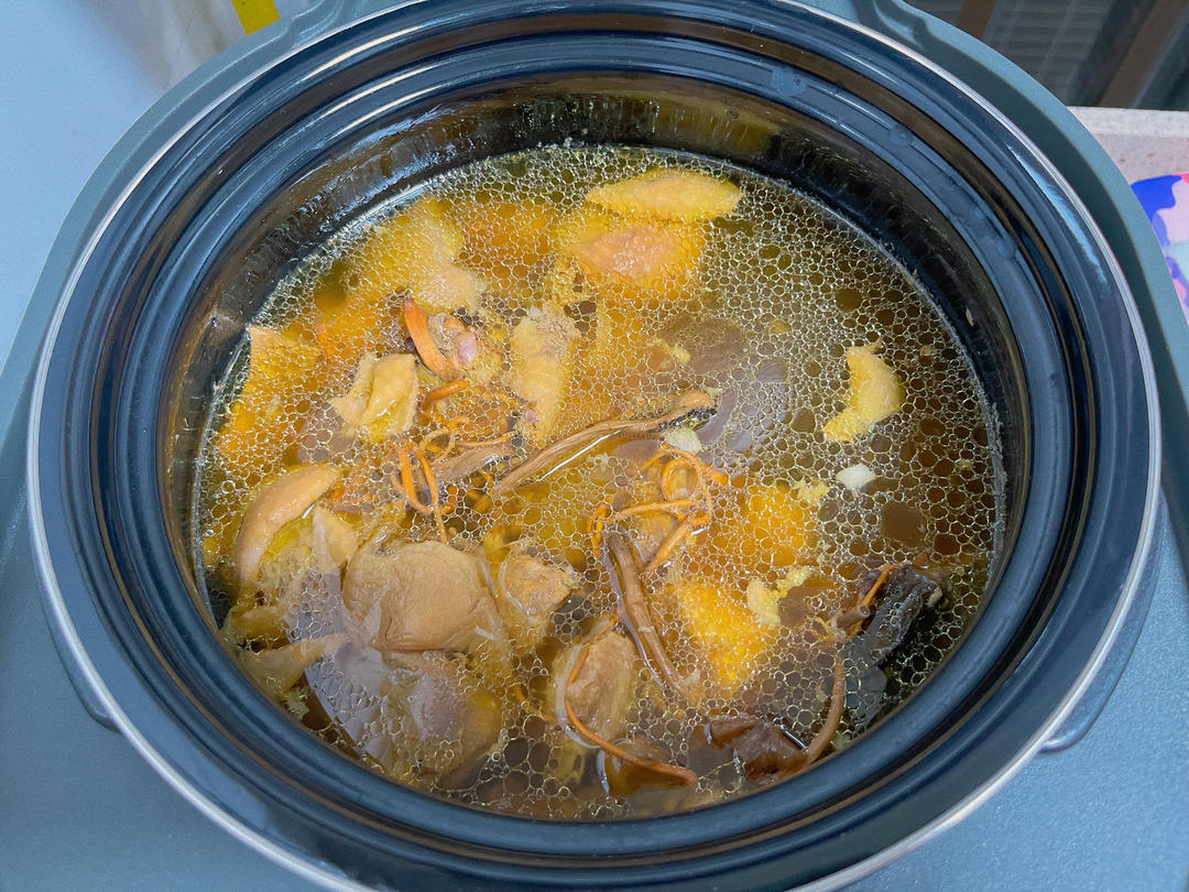奶奶教的鲜香肥美香菇炖鸡汤