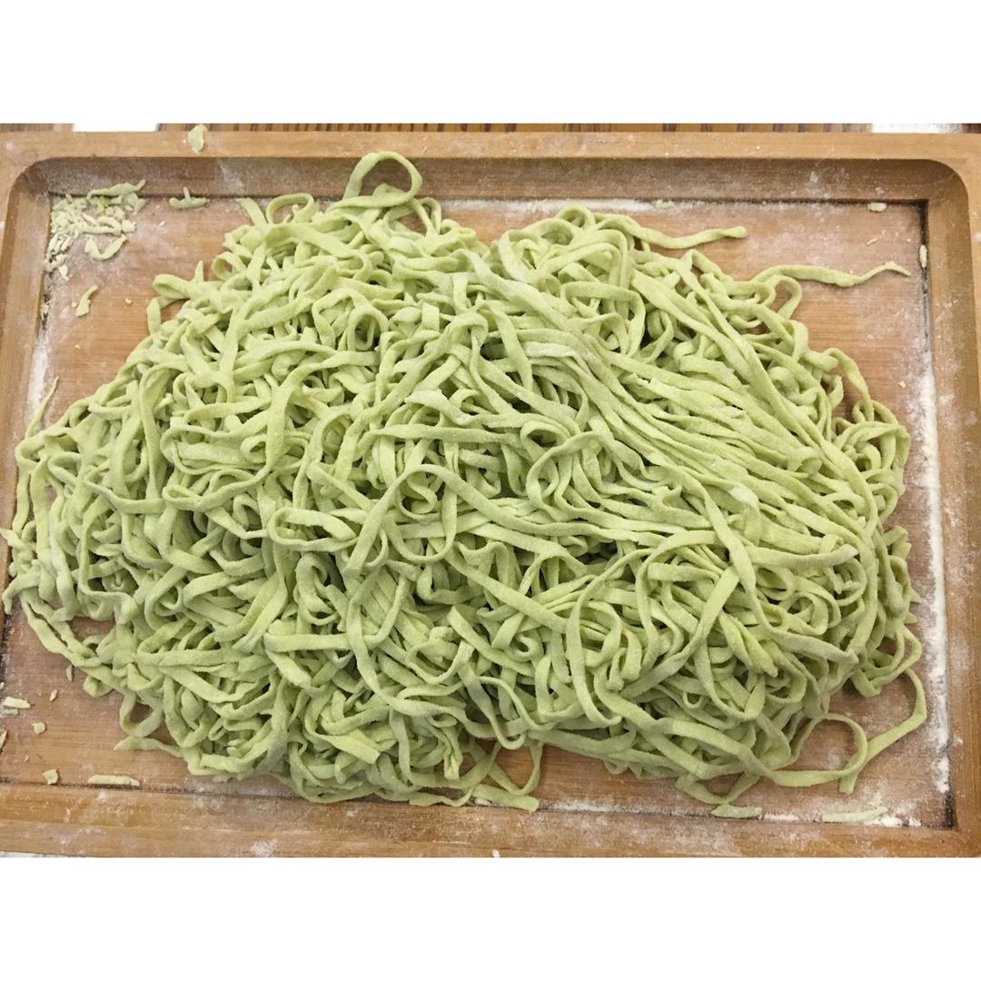 自制纯天然蔬菜汁彩色面条