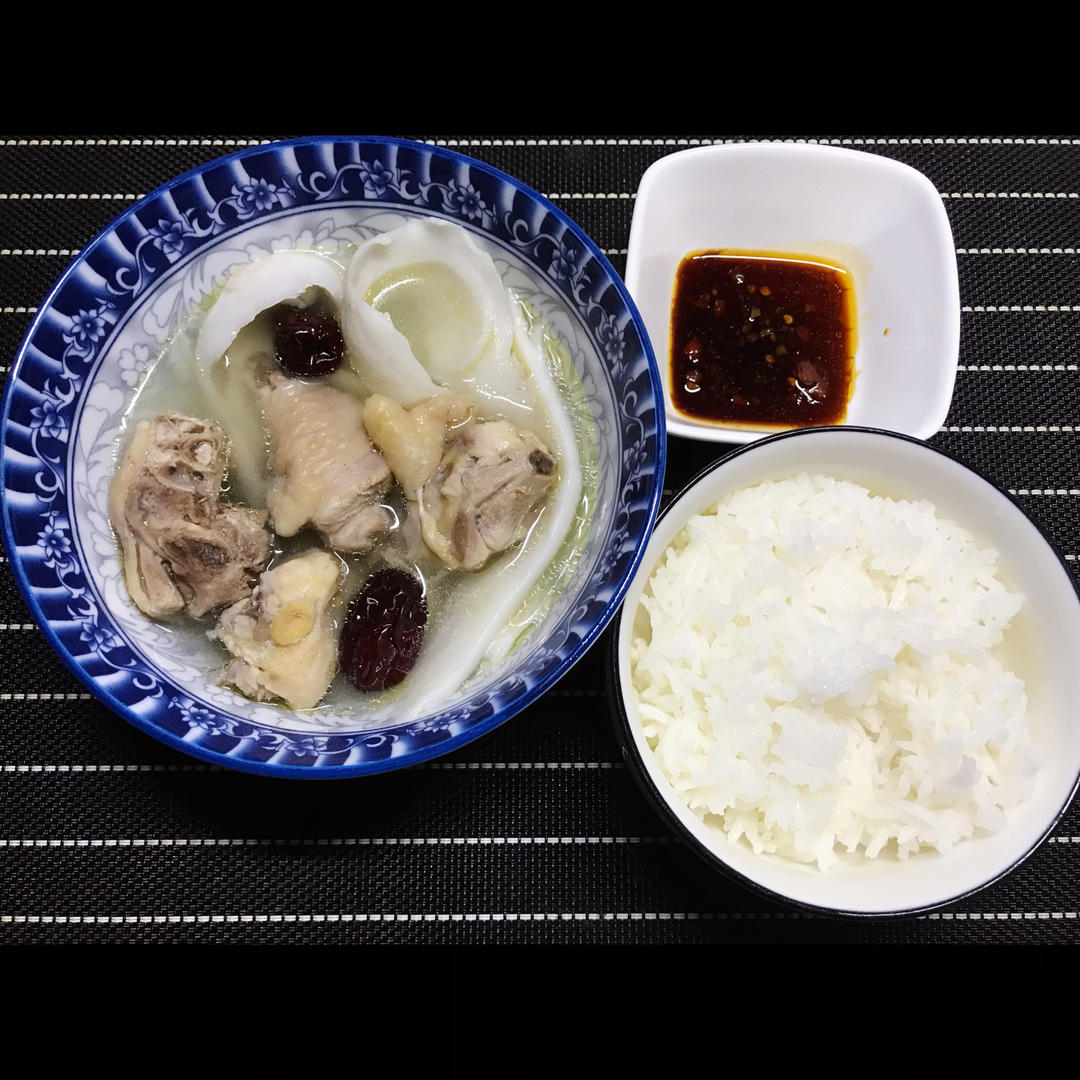 四季椰子鸡汤