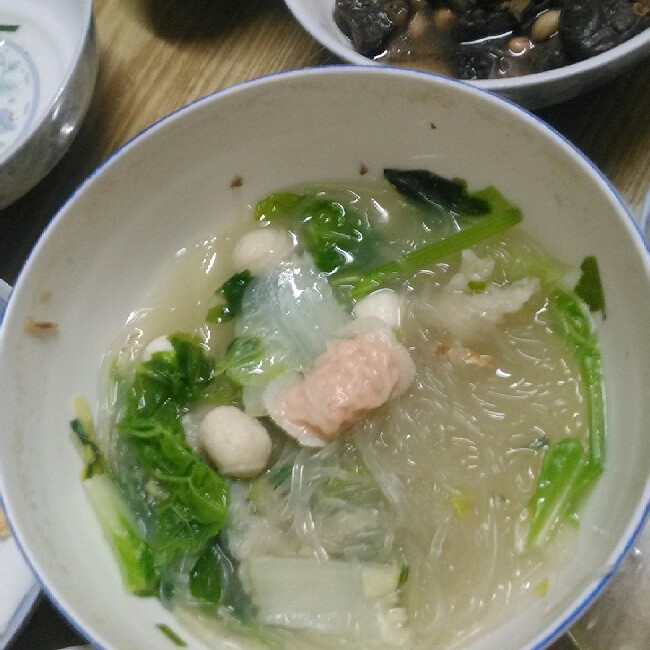 白菜丸子粉丝汤