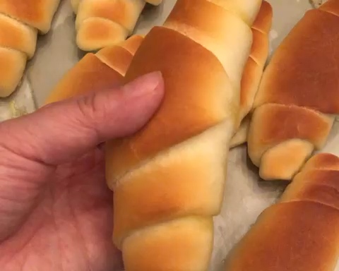 日式咸香面包卷的做法 步骤12