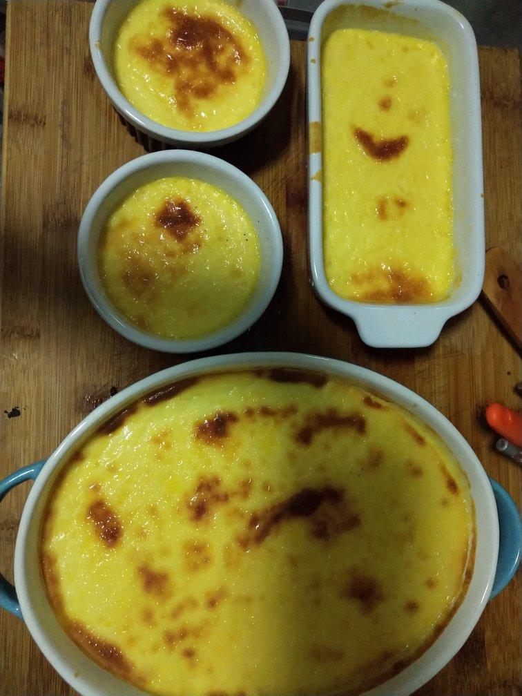 Crèmebrulée。法式烤布雷。焦糖布丁。