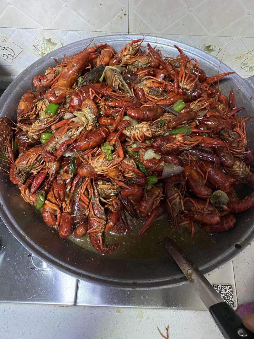 不放火锅底料的麻辣十三香小龙虾（附洗虾去虾线剥虾视频）