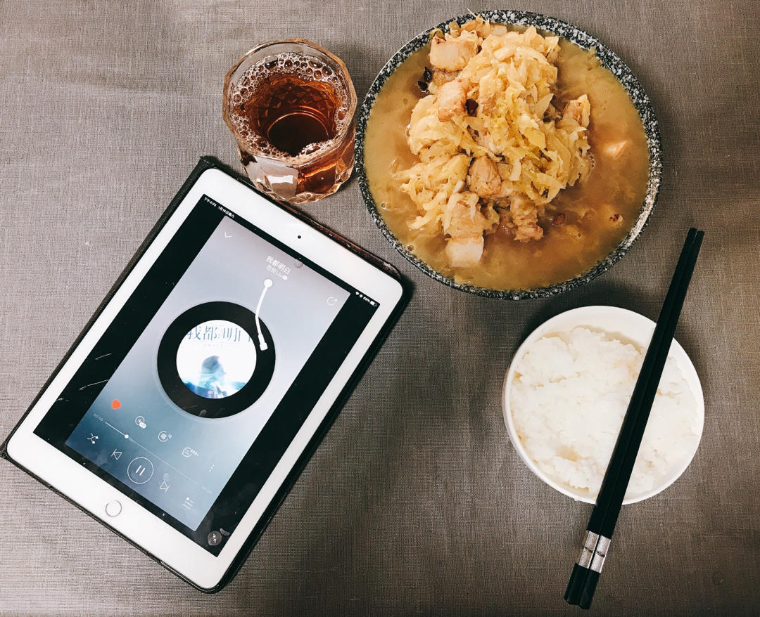 东北酸菜炖肉（超详细步骤，3碗米饭都不够）