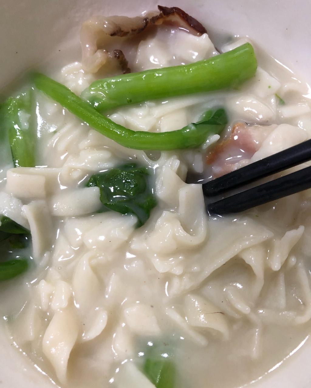 杨风酱酱酱做的腊肉青菜煮豆丝