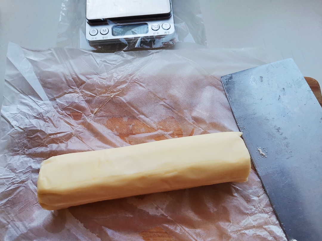 黄油的分装保存的做法 步骤1