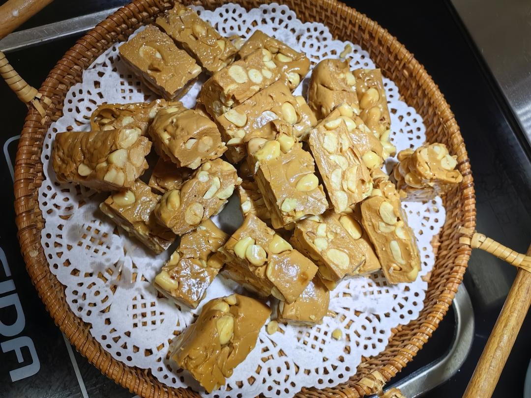比牛轧糖还要好吃的花生太妃糖（消耗淡奶油）