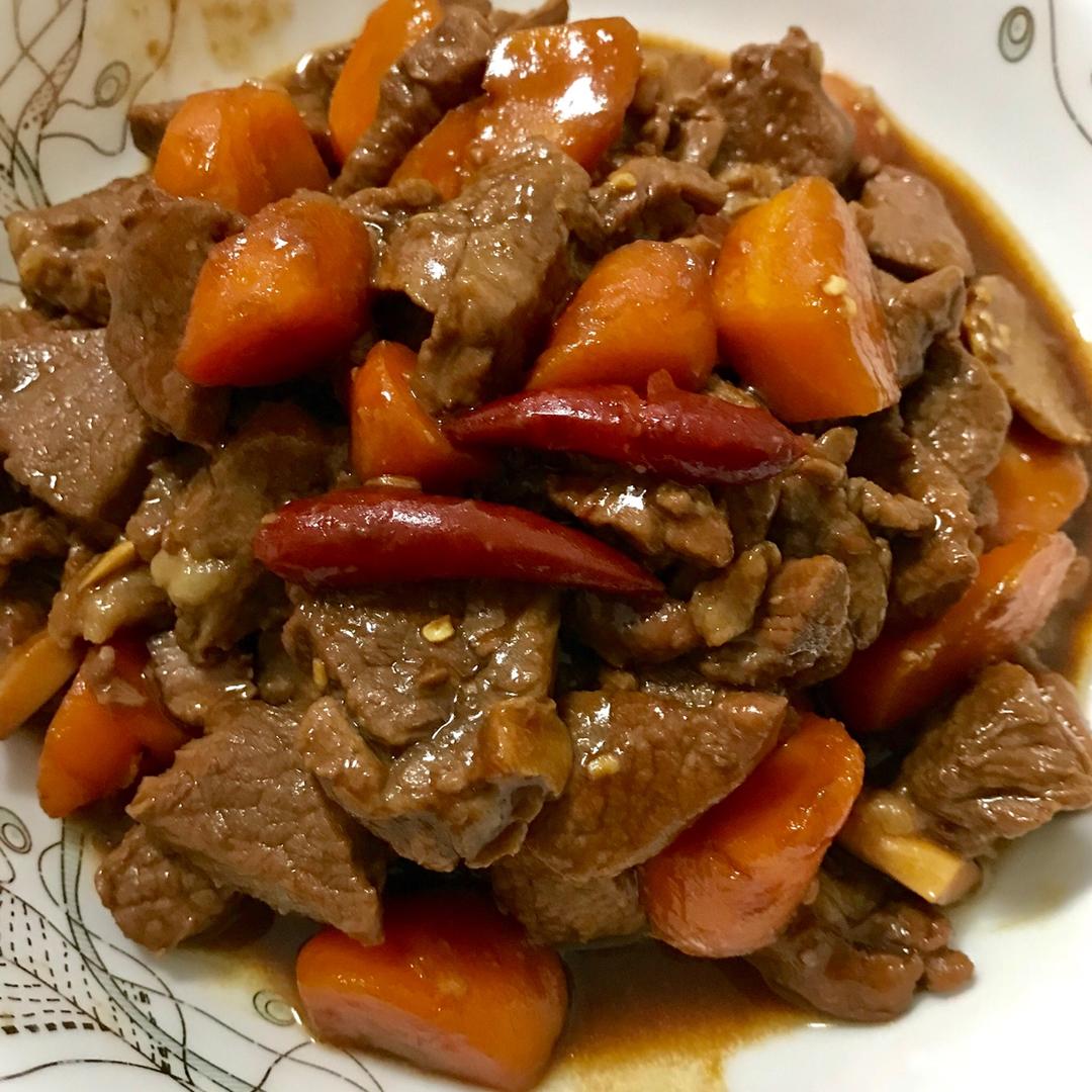 红焖羊肉炖胡萝卜