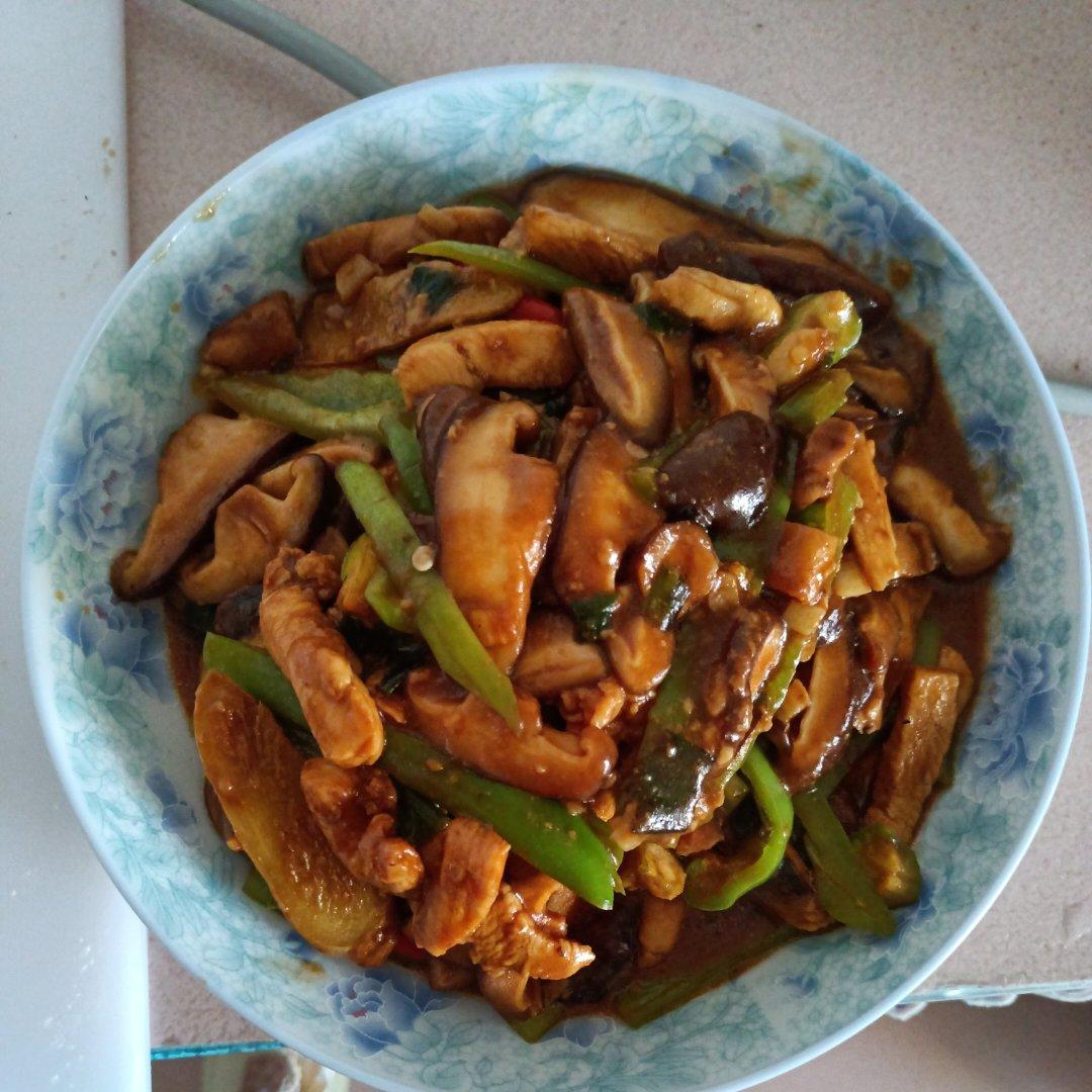 巨好吃的青椒炒鸡胸肉丝，超下饭
