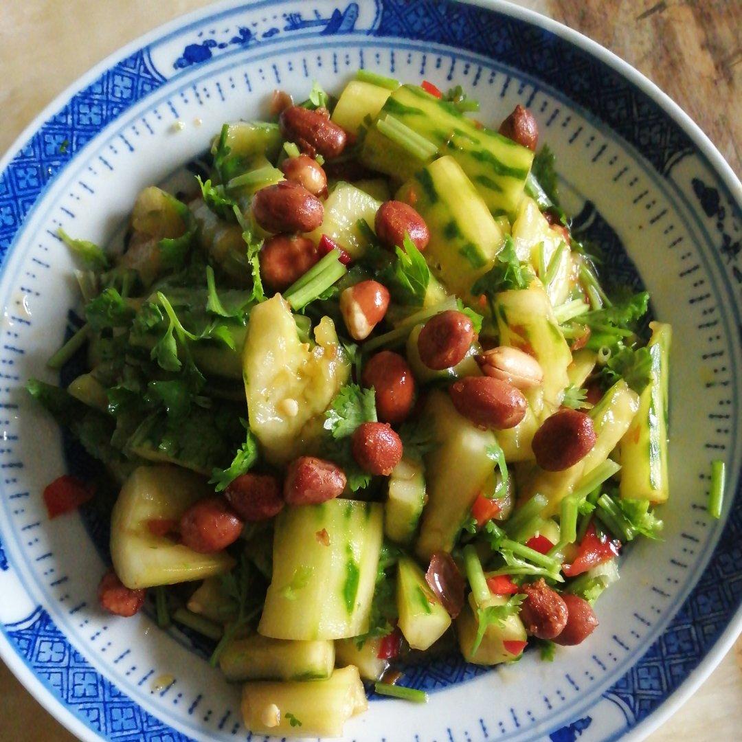 夏季简单快速凉拌黄瓜