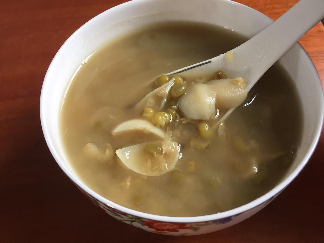 懒人版电饭锅绿豆百合汤的做法