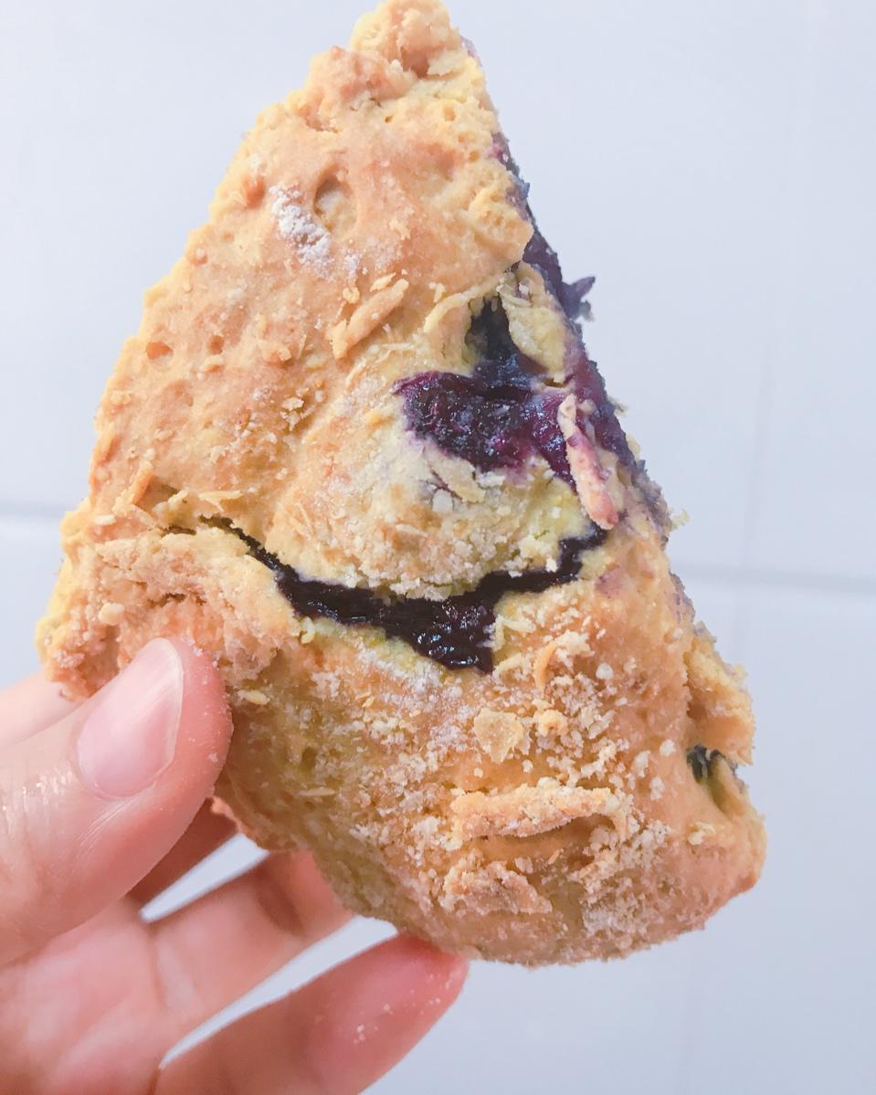 爆浆蓝莓司康饼   Blueberry Scones