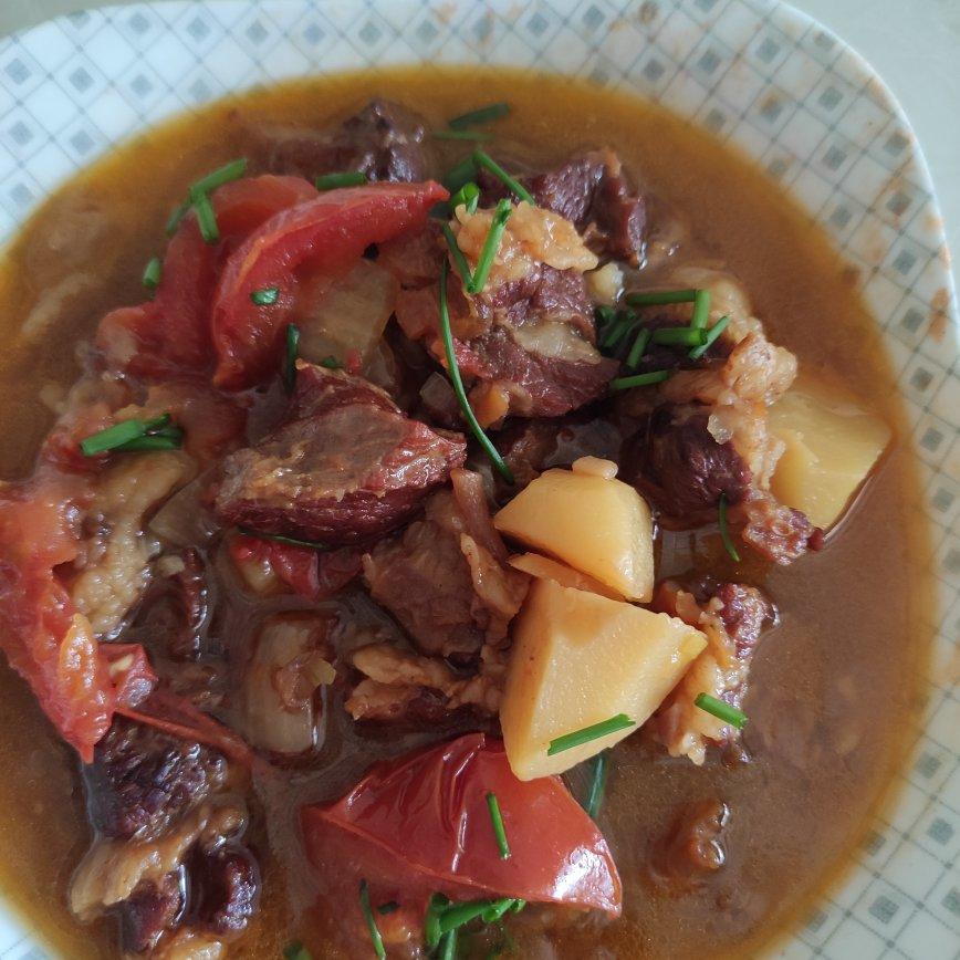 不放一滴水的番茄土豆炖牛腩（电饭锅版）