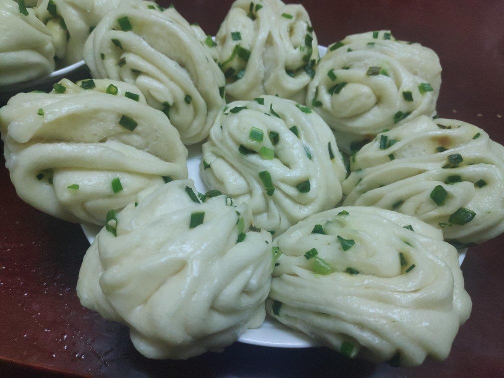 最好吃的火腿葱香花卷—附让葱不变黄的小窍门