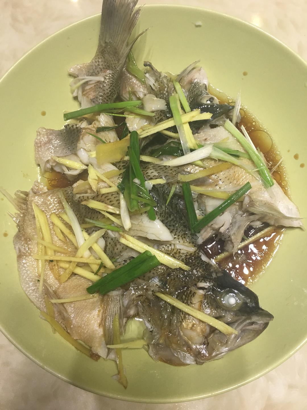 清蒸鲈鱼
