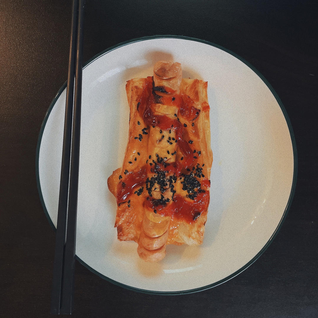 快手早餐-手抓饼烤箱版（只需手抓饼、蛋黄、火腿肠）