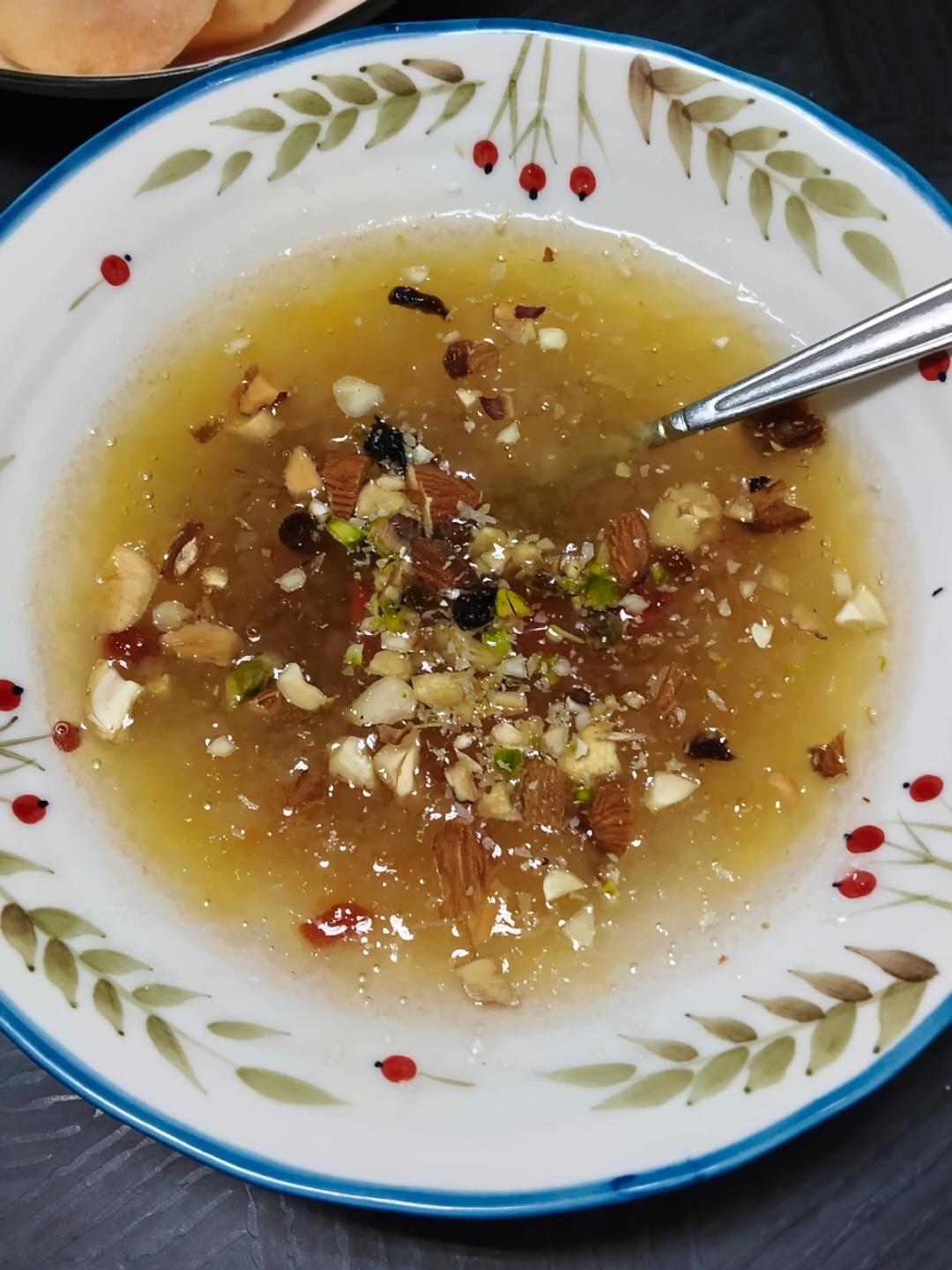 银耳藕粉坚果羹