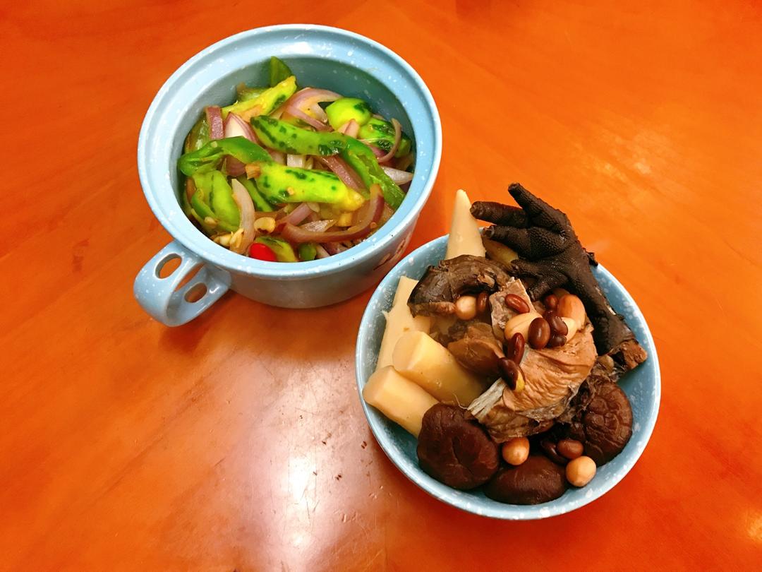 电饭锅_山药香菇乌鸡汤