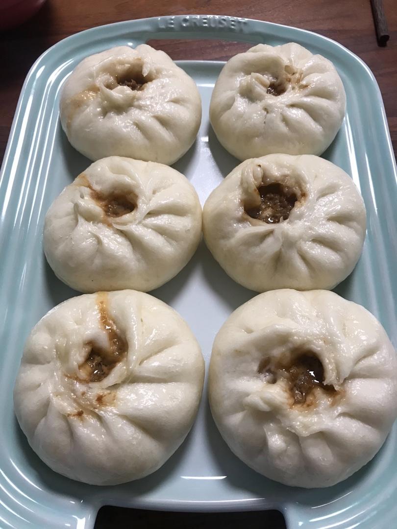 鲜美多汁的洋葱牛肉包子