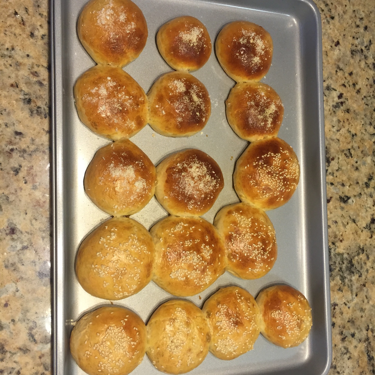 大人小孩都爱不释口的【蜂蜜牛奶小餐包】