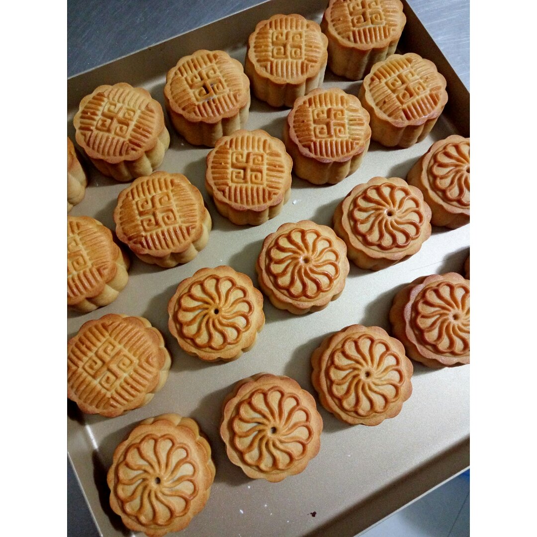 广式月饼—蛋黄莲蓉月饼