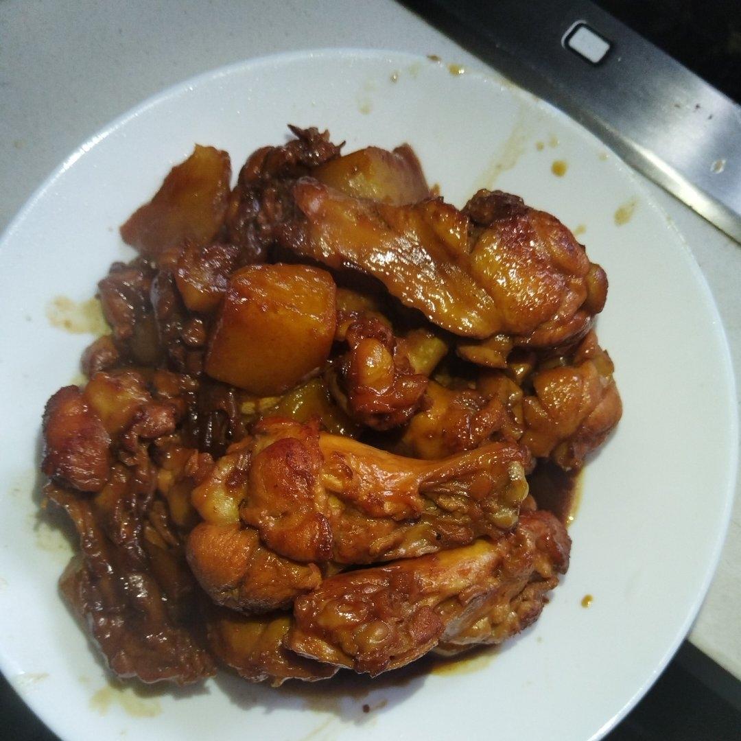 鸡腿炖土豆 上桌秒空盘 汤都喝干了！