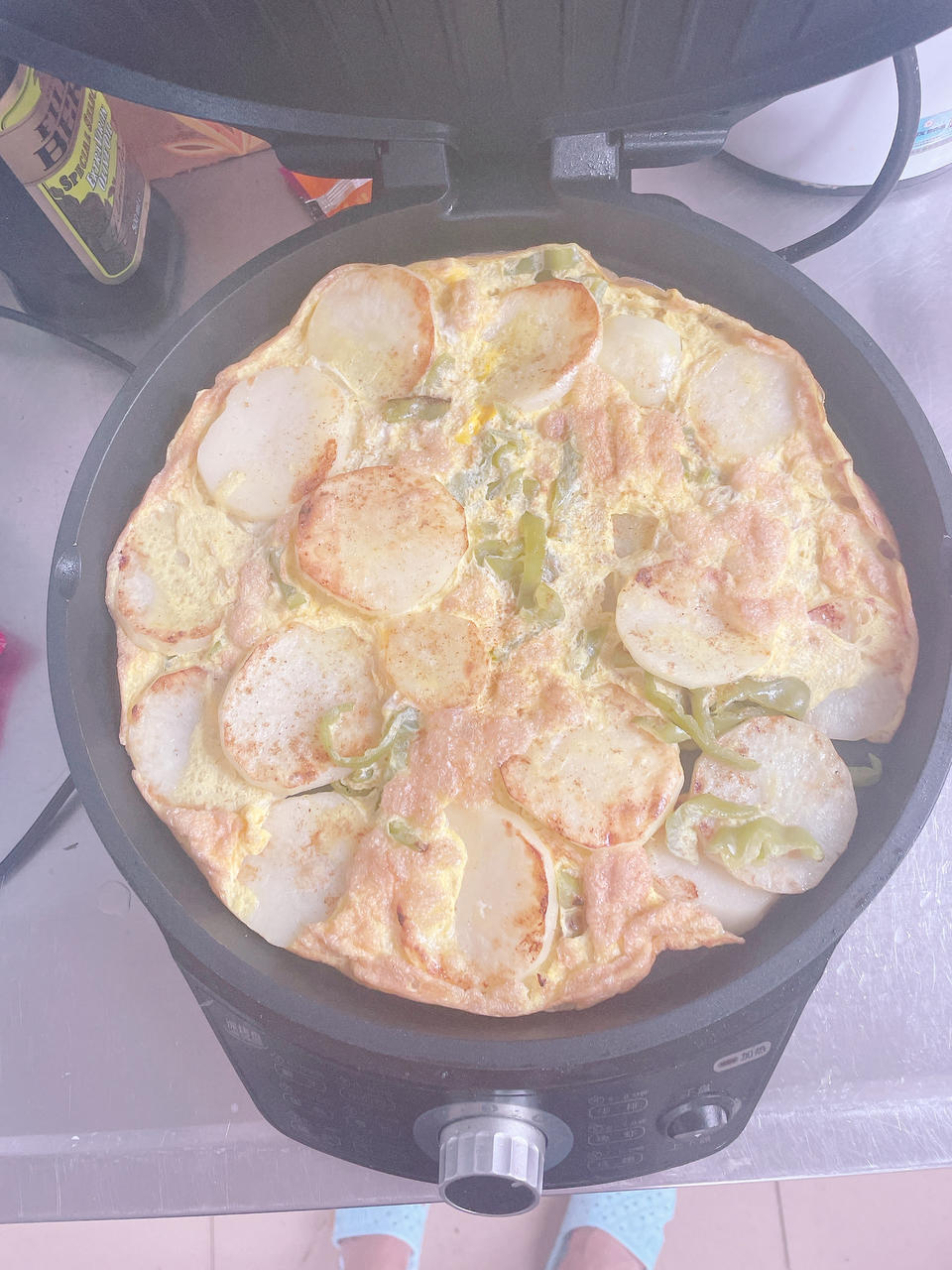 老郑家电饼铛私房菜--西班牙土豆鸡蛋饼
