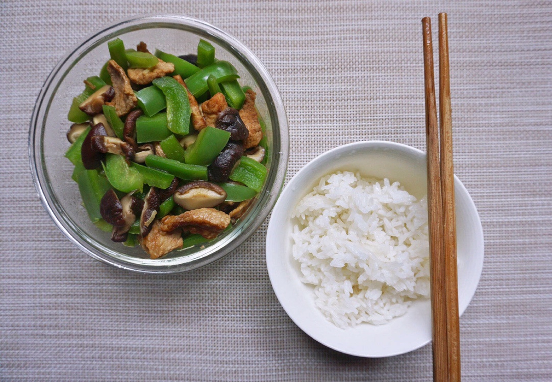 香菇青椒炒肉