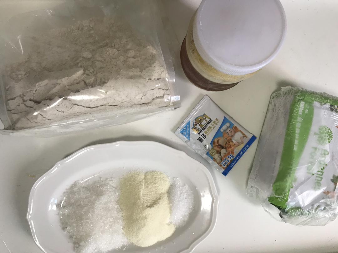 纯奶手撕吐司的做法 步骤1