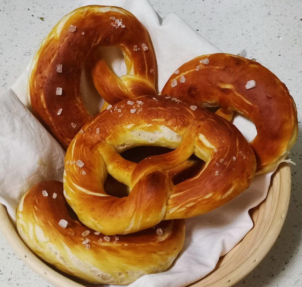 最详细的碱水包 【德国结面包 布雷结面包】有关碱水面包Brezel的一切 Bretzel Brezen Pretzel